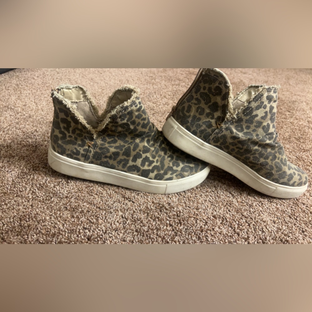 Boutique leopard Booties